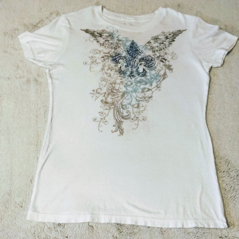 Rock 47 by Wrangler Graphic fleur de lis and wings T-Shirt